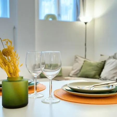 Appartamento Stylish - M4 Frattini, 15 Mins To Duomo Milano